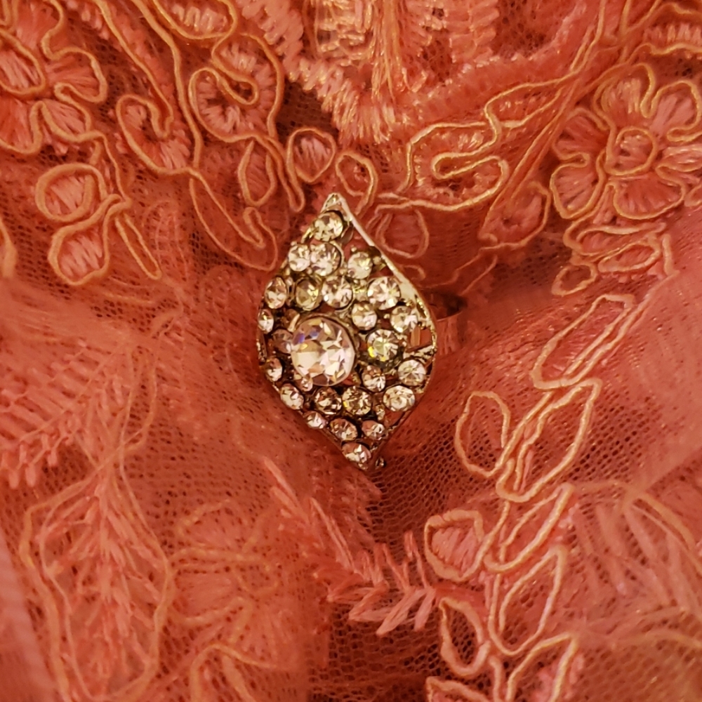 Rhinestone Costume Jewelry Adjustable Ring - Picture 3 of 5